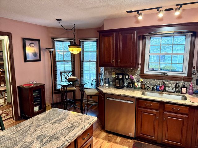 27 TENNYSON Court, Erie, PA 16509