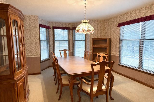 27 TENNYSON Court, Erie, PA 16509