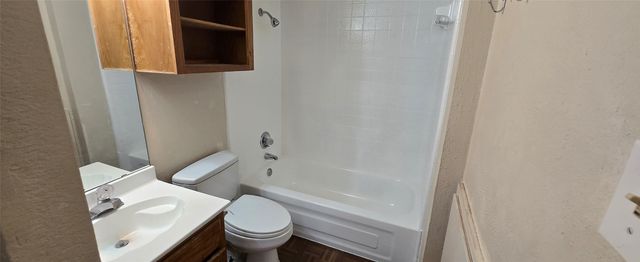 9805 Walnut Street 204, Dallas, TX 75243