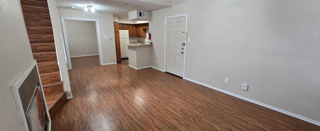 9805 Walnut Street 204, Dallas, TX 75243