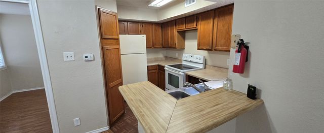 9805 Walnut Street 204, Dallas, TX 75243
