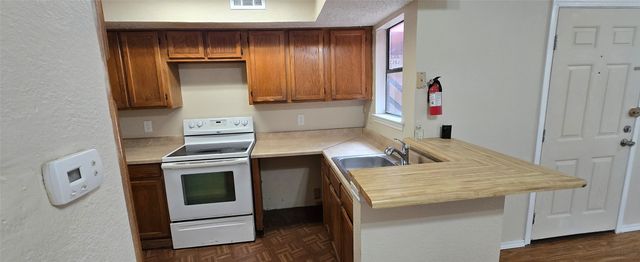 9805 Walnut Street 204, Dallas, TX 75243