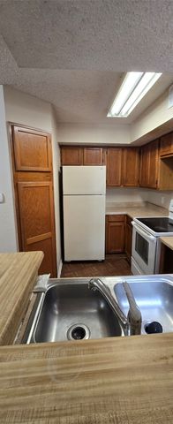 9805 Walnut Street 204, Dallas, TX 75243