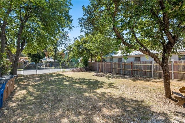 2606 Santa Rosa ST, Austin, TX 78702