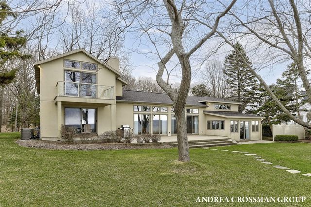 6129 Lakeshore Avenue, West Olive, MI 49460