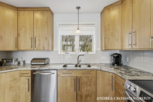 6129 Lakeshore Avenue, West Olive, MI 49460