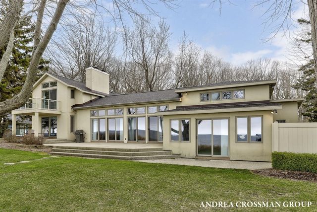 6129 Lakeshore Avenue, West Olive, MI 49460