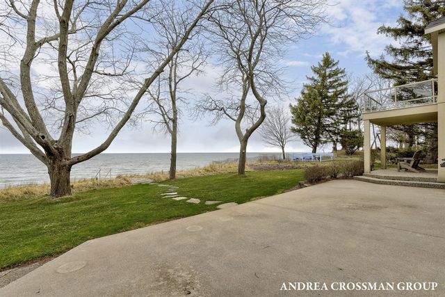 6129 Lakeshore Avenue, West Olive, MI 49460