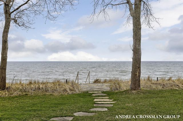 6129 Lakeshore Avenue, West Olive, MI 49460