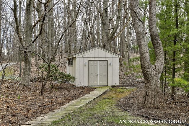 6129 Lakeshore Avenue, West Olive, MI 49460