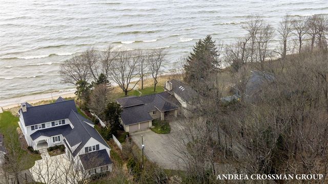 6129 Lakeshore Avenue, West Olive, MI 49460