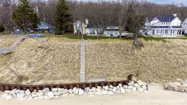6129 Lakeshore Avenue, West Olive, MI 49460