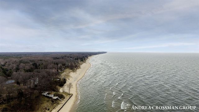 6129 Lakeshore Avenue, West Olive, MI 49460