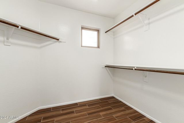 8753 W SALTER Drive, Peoria, AZ 85382