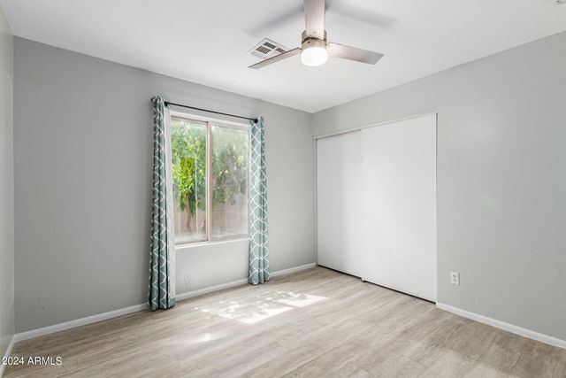 8753 W SALTER Drive, Peoria, AZ 85382