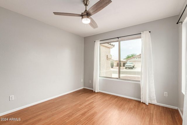 8753 W SALTER Drive, Peoria, AZ 85382