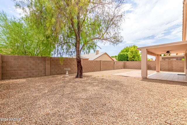 8753 W SALTER Drive, Peoria, AZ 85382