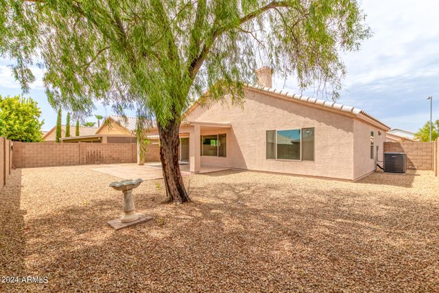 8753 W SALTER Drive, Peoria, AZ 85382