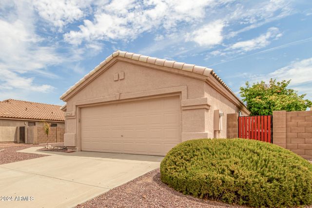 8753 W SALTER Drive, Peoria, AZ 85382