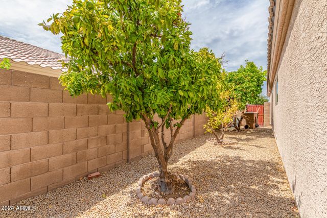 8753 W SALTER Drive, Peoria, AZ 85382