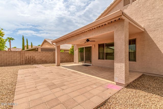 8753 W SALTER Drive, Peoria, AZ 85382