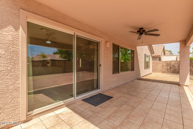 8753 W SALTER Drive, Peoria, AZ 85382