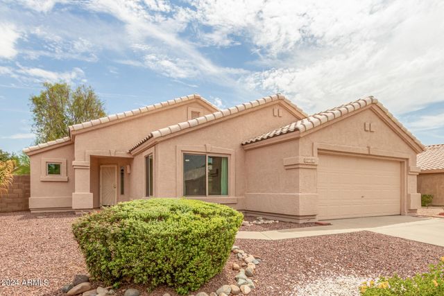8753 W SALTER Drive, Peoria, AZ 85382