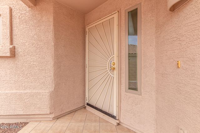 8753 W SALTER Drive, Peoria, AZ 85382