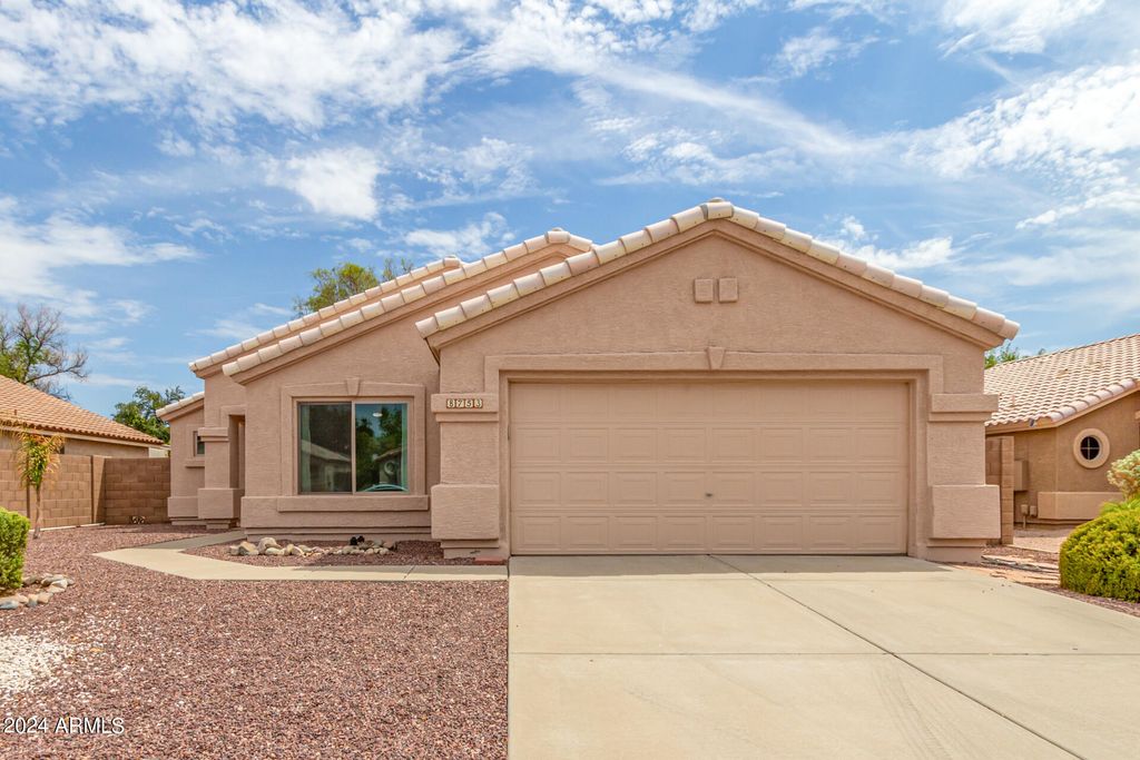 8753 W SALTER Drive, Peoria, AZ 85382