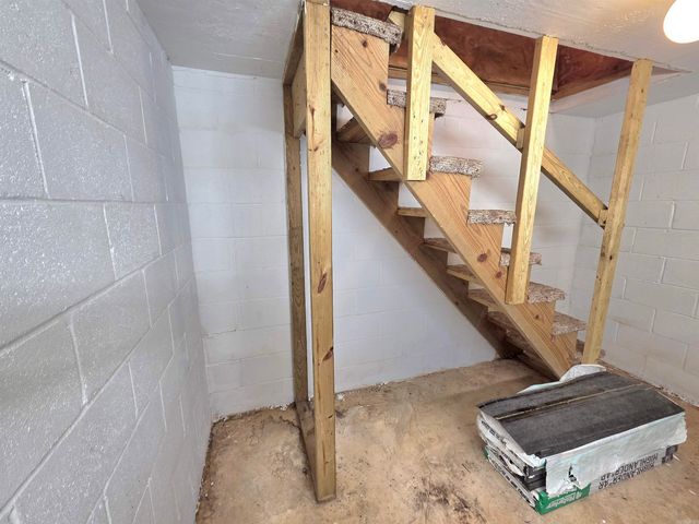 587 Tournament Drive, Mountain View, AR 72560