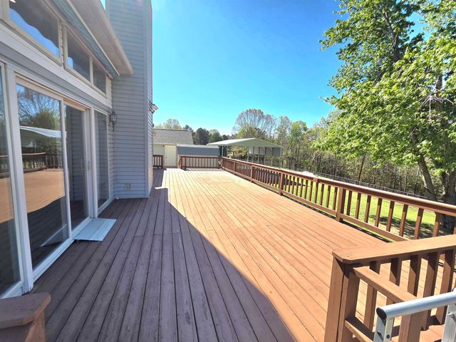 587 Tournament Drive, Mountain View, AR 72560