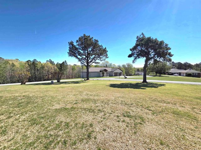 587 Tournament Drive, Mountain View, AR 72560