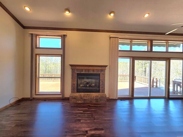 587 Tournament Drive, Mountain View, AR 72560