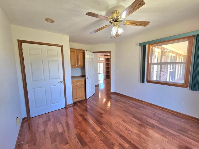 587 Tournament Drive, Mountain View, AR 72560