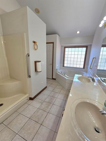 587 Tournament Drive, Mountain View, AR 72560