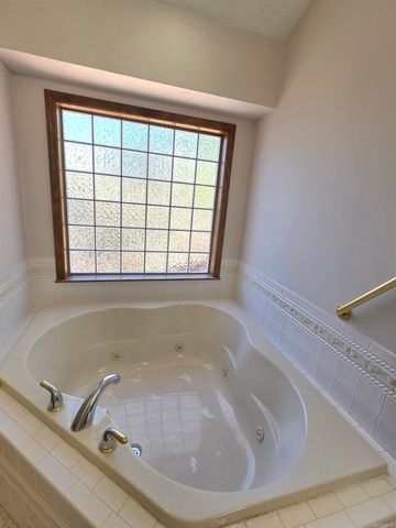 587 Tournament Drive, Mountain View, AR 72560