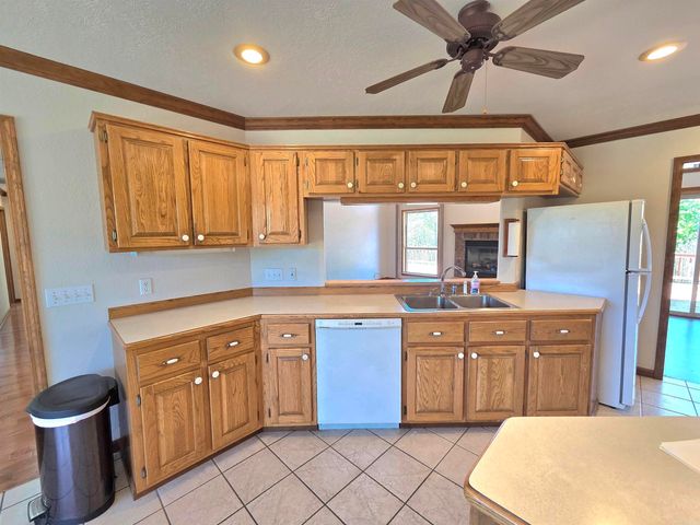 587 Tournament Drive, Mountain View, AR 72560