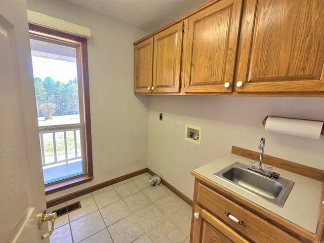 587 Tournament Drive, Mountain View, AR 72560