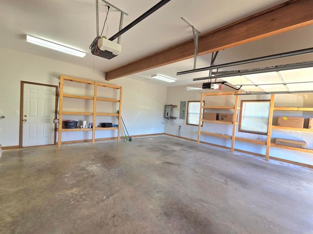 587 Tournament Drive, Mountain View, AR 72560