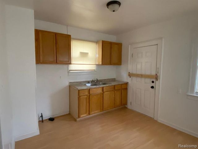 443 Algonquin Street, Detroit, MI 48215