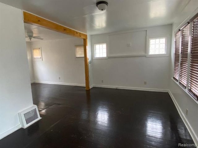 443 Algonquin Street, Detroit, MI 48215