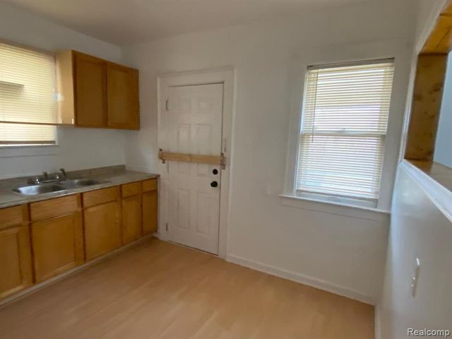 443 Algonquin Street, Detroit, MI 48215