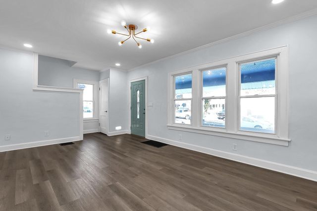 2111 Willamont Avenue, Columbus, OH 43219