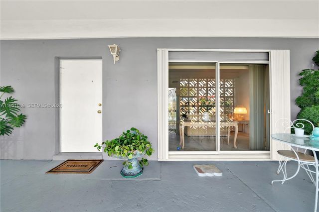 11260 SW 181st Ter, Miami, FL 33157