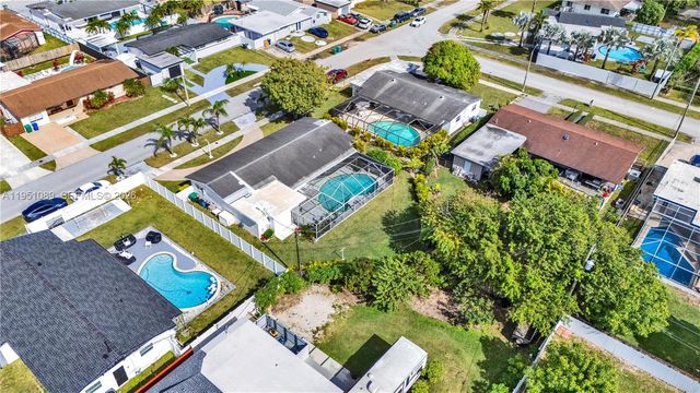 11260 SW 181st Ter, Miami, FL 33157