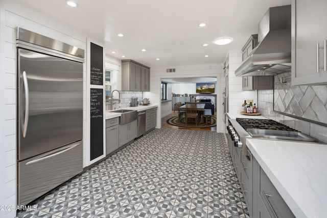 3915 E RANCHO Drive, Paradise Valley, AZ 85253