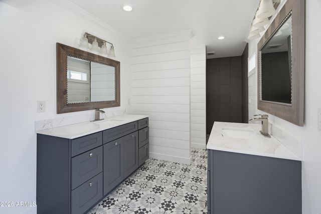 3915 E RANCHO Drive, Paradise Valley, AZ 85253