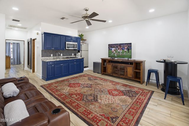 3915 E RANCHO Drive, Paradise Valley, AZ 85253