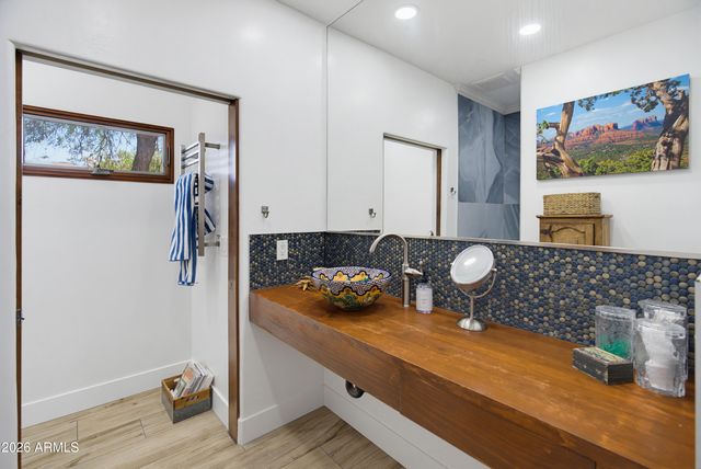 3915 E RANCHO Drive, Paradise Valley, AZ 85253