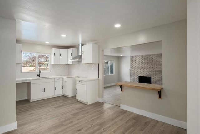 5186 N Callisch Avenue, Fresno, CA 93710